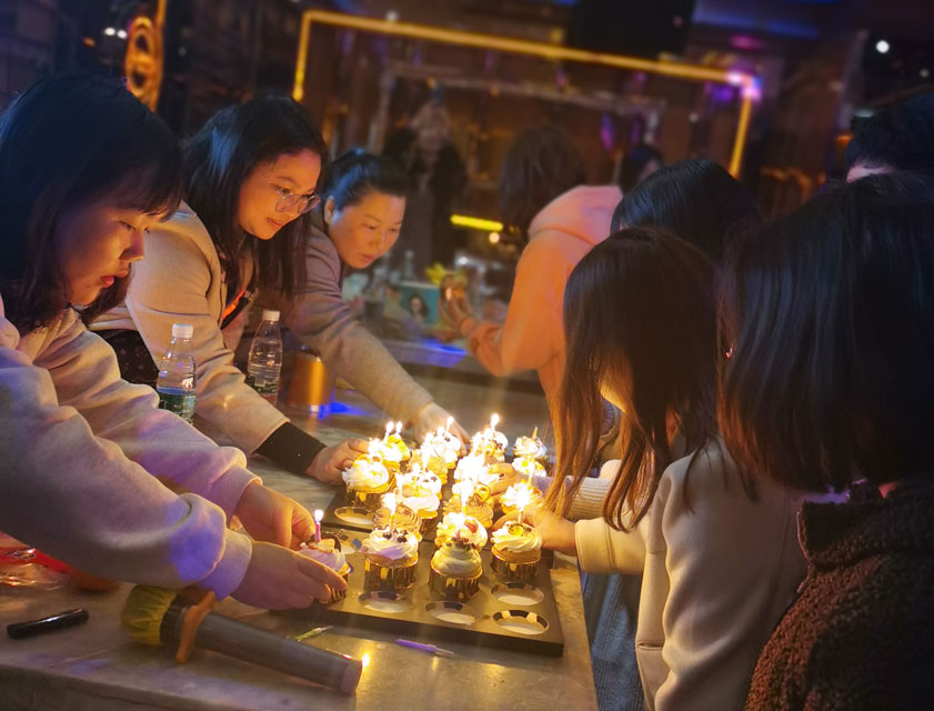 HIGH唱KTV！——时博在线登录防雷第一期员工生日会