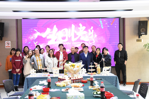 “感恩有你，携手同行”！时博在线登录举办2022年一季度员工集体生日会